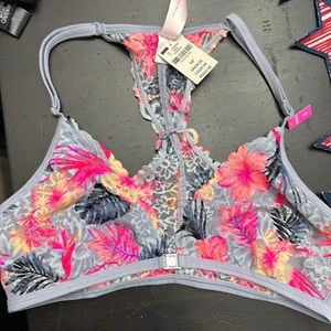 Victoria secret bralette. New with tags size small